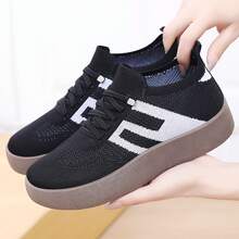 2026 New Women's Breathable Mesh Running Shoes - Lightweight Casual Sports Shoes. With Stable Support, Soft Rubber Sole And Solid Color Design, They Are Suitable For Walking, Jogging And Daily Wear. They Are Fashionable And Comfortable Shoes. - Black - View 4