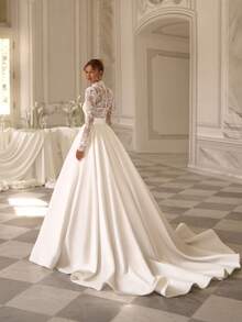 Timeless Deep V-Neck Long-Sleeve Lace & Satin Ballgown Wedding Dress With Train, Wedding Dresses For Bride, Elegant And Comfortable, Includes Plus Sizes, Bridal Gown, Formal Dresses For Women, Suitable For Wedding, Party, After-Party Dress, Cocktail Party, Bride, Formal Occasions, Dinner Dress, Prom Dress, Birthday Party, Celebration, Gala, Festival, Ceremony, Graduation, Homecoming Dress, Vacation, White - 白色 - 查看 4