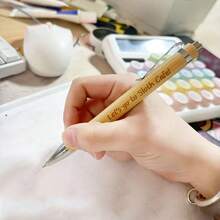 15 st. feltryckta bambukulspetspennor, träkulspetspennesats, moderiktiga presentpennor med flytande bläck, dagböcker, kontorsmaterial, skolpriser, examenspresenter, skolmaterial - 15 st - Visa 6