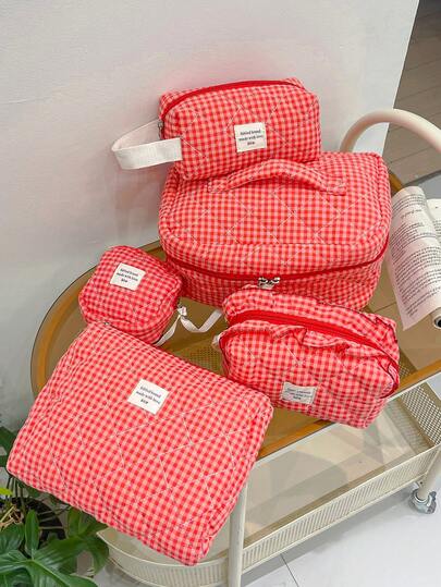 1 pezzo Borsa trucco imbottita a quadri rossi di San Valentino con volant, borsa cosmetica portatile di grande capacità con cerniera, adatta per articoli da viaggio e vacanza, per assorbenti igienici, chiavi, rossetti, cosmetici, profumi, porta pennelli da trucco, organizer, borsa per accessori gioielli, per prodotti per la cura della pelle e la bellezza, per donne, studenti, ragazze, regalo per amici, regalo per le feste