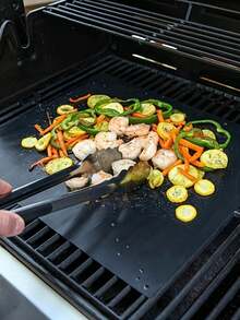 1pc Stove Mat, Outdoor Grill Mat, Heat Resistant Black Grill Mat, Non-Stick High Temperature Oil Cloth BBQ Mat, Reusable Oven Liner - Black - View 4