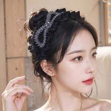 1 件女孩天鹅绒头带，带花朵蕾丝、复古水钻蝴蝶结设计 - 黑色 - 查看 7