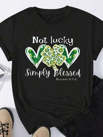 LUNE Camiseta de manga corta con cuello redondo y estampado de corazón, letras y trébol para mujer, talla grande, estilo casual, camiseta gráfica, top de verano para mujer, Not Lucky Simply Romans 4:78