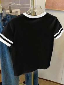 Camiseta de verano holgada para mujer de estilo retro, con estampado de línea de latido geométrica y corazón de leopardo, diseñada con colores contrastantes y cuello redondo - Negro - Ver 2