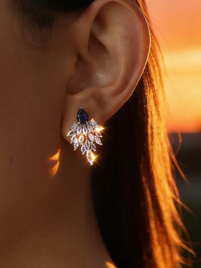 1对梦幻羽毛流苏造型蓝白订婚耳环，镶嵌立方氧化锆，叶子耳钉，送给爱人、母亲的生日节日礼物，派对装饰，铜质首饰