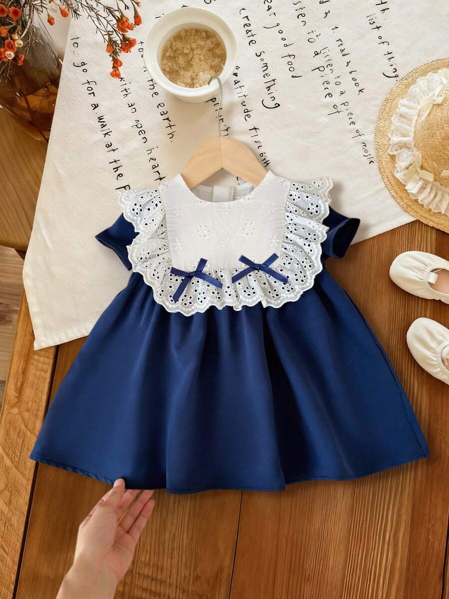 Baby Girls' Summer Lace Collar Dress, Cute White Hollow Lace Collar, Navy Blue Skirt, Blue Bow Decor, Princess Style, Comfortable & Skin-Friendly, Fashionable Outfit For Baby Girls - Blue - View 1