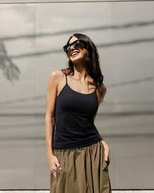 Regata De Alcinha  Bojo Removível Forro Triplo Tube Feminino Básico Poliamida Não Marca Blusa Básica Verão Fitness Slim Fit Moda Feminina Aesthetic - Preto - Visão 3