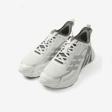 Adidas 男女通用轻便透气休闲跑步鞋 - 灰色/銀色 - 查看 2