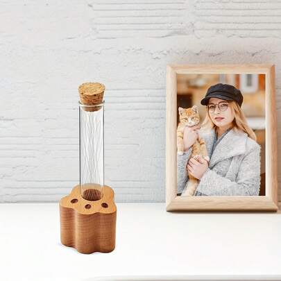 Christmas Cat Whisker Collectible Mini Glass Vial With Base And Lid, Elegant Pet Lover Souvenir Gift