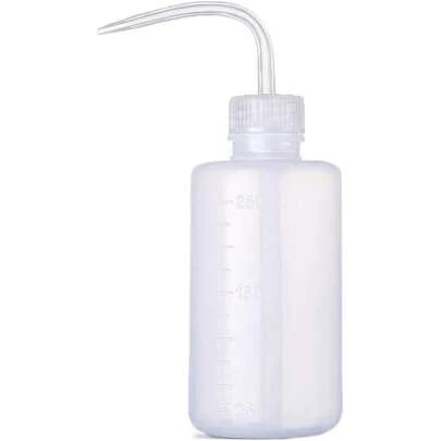 Small Plastic Squeeze Bottle 250ml 8oz Indoor Plant Watering Can For Succulents Handheld Wash Bottle