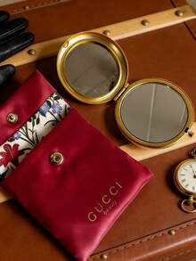 Gucci 花柄デザイン コンパクト携帯補妆ミラー 収納袋付き 日常・通勤・デート・旅行用 メイクバッグ収納可能 女性への高級ギフト 誕生日プレゼント トイレタリー小物整理セット - ゴールド - チェックする 2