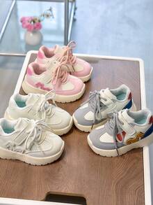 1 par de zapatos deportivos casuales para niños, adecuados para todas las estaciones, con cierre conveniente y suela blanda para caminar, zapatos casuales planos antideslizantes de color gris para niños para parque/otoño, zapatos casuales suaves, cómodos y ligeros de color blanco para niñas para vacaciones de verano, zapatos deportivos casuales de cuero rosa para niños y niñas en otoño/invierno, adecuados para la vida diaria y actividades al aire libre para niños de 2 a 8 años - Gris - Ver 3