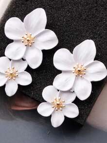 1 Đôi bông tai hình hoa, bông tai thời trang mới, bông tai đính hoa nhiều lớp kiểu Âu Mỹ cá nhân hóa, đơn giản và ngọt ngào. - Sự kết hợp màu sắc - Xem 12