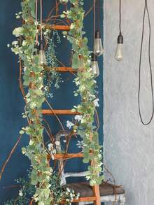 Dây leo bạch đàn nhân tạo (1/2 nhánh), dài khoảng 180cm, màu xanh lá cây với những bông hoa nhỏ, thích hợp trang trí trong nhà/ngoài trời, treo, trang trí đám cưới, tiệc tùng, hàng rào/tường, trang trí nhà cửa, sân vườn, quanh năm. - màu xanh lá - Xem 7