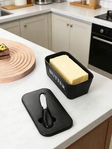 一套不锈钢黄油碟（含黄油刀）、带盖奶酪盒、奶酪切片器、冰箱食品容器，适用于家庭厨房、户外野餐和露营。 - 彩色 - 查看 3