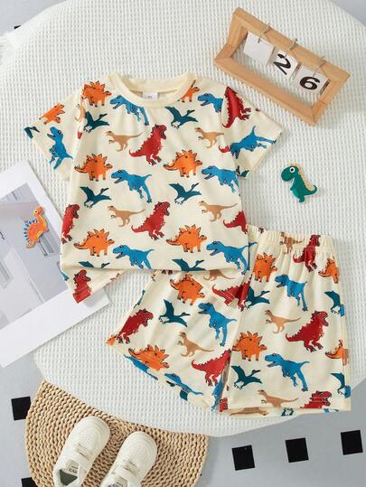 男童休闲卡通印花装饰短袖上衣和短裤套装（2件套），春夏款