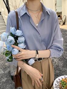 Camisa de mujer Camisa lisa de mujer con tapeta de botones doblemente presionada. Novedad de la temporada primavera/otoño. Diseño versátil y estético. Blusa para un mercado nicho. Sofisticada prenda interior de manga larga. Camisa de manga larga para combinar con otras prendas. - Azul - Ver 2
