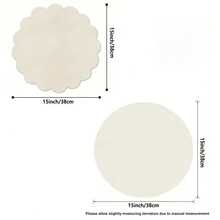 Ce chemin de table bohème chic séduit par son motif rustique couleur crème et s'intègre harmonieusement à tous les styles de décoration. La nappe en macramé crocheté, en polyester et ornée de pompons, est idéale pour les salles à manger, les chambres et les salons de style bohème. - 4 pièces - Voir 4