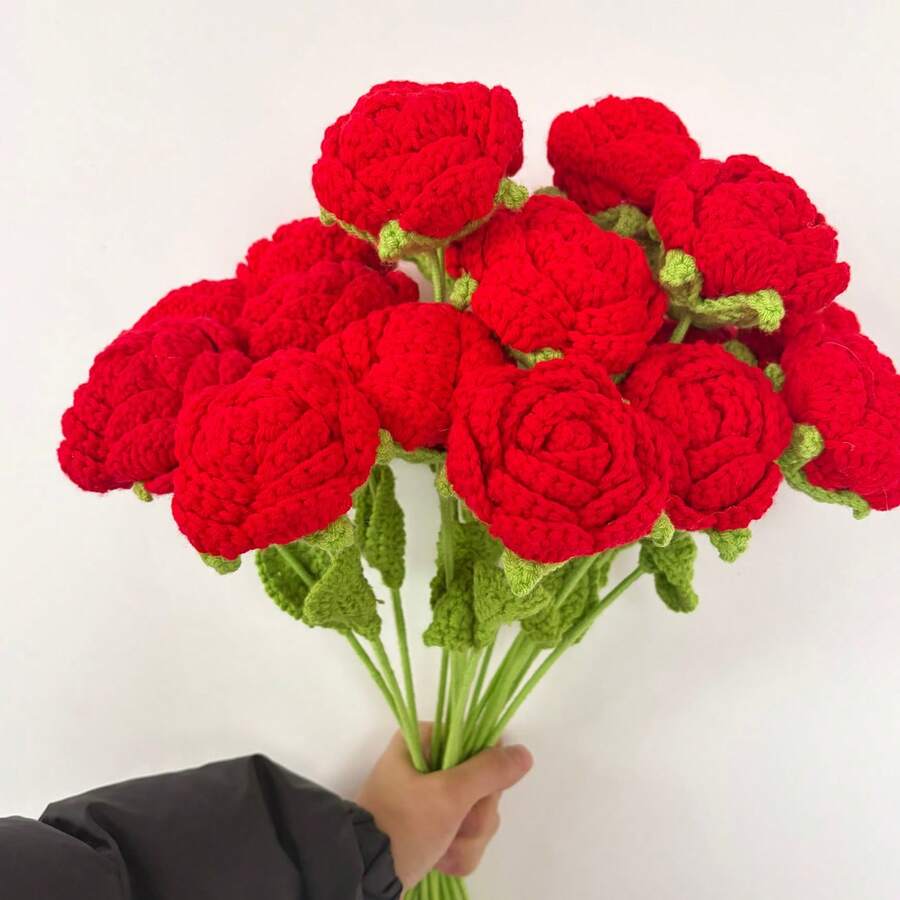 10朵手工钩编玫瑰花，情人节理想礼物，人造编织永生花，针织逼真花朵，保鲜花，最适合圣诞节、生日、婚礼、毕业典礼、教师节。适用于餐厅、房间、卧室装饰，节日礼物和圣诞派对家居装饰。 - 紅色 - 查看 1