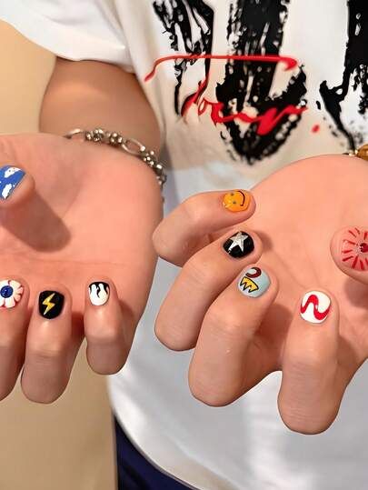 24片短方形按压式美甲片，Y2K风格可爱图案珠子设计，亮面全覆盖，适合男士日常佩戴，假指甲，美甲用品