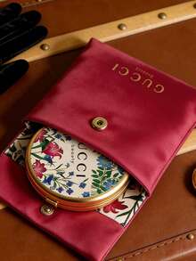 Gucci 花柄デザイン コンパクト携帯補妆ミラー 収納袋付き 日常・通勤・デート・旅行用 メイクバッグ収納可能 女性への高級ギフト 誕生日プレゼント トイレタリー小物整理セット - ゴールド - チェックする 3