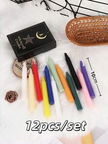 12支彩色直蜡烛，燃烧时间2小时，无异味，适用于家居装饰、餐桌、生日派对、婚礼、求婚、摄影、礼品、应急照明，配有拇指大小的强力粘蜡珠，用于稳定蜡烛。 - 彩色 - 查看 18