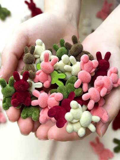 10件迷你毛绒兔子DIY装饰套装，毛绒动物珠子，多种颜色，可DIY制作首饰吊坠、发饰、手机壳装饰、手工工艺品和节日礼物，适合母亲节、生日、婚礼、情人节、毕业典礼、圣诞节、感恩节、复活节等场合。