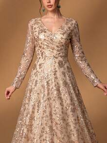 Faeriesty Đầm dáng ôm màu sâm panh thanh lịch, tay dài, cổ chữ V, thêu hoa đính sequin, thiết kế xếp lớp voan mỏng, thích hợp cho tiệc bãi biển, dự đám cưới, tiệc tối trang trọng, dạ hội và các dịp nghỉ lễ mùa xuân khác. - Rượu sâm banh - Xem 5