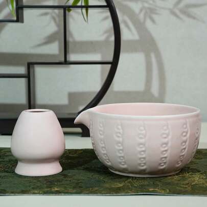 两件套陶瓷抹茶碗，波浪圆圈多色可选，由经验丰富的工匠精心设计，抹茶碗和搅拌器支架美观大方，适合抹茶爱好者，也是节日送礼佳品。