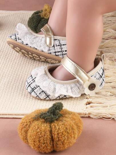 1双可爱蕾丝边平底鞋，公主鞋，软底学步鞋，适合6-9-12个月的婴儿，派对和婚礼场合穿着