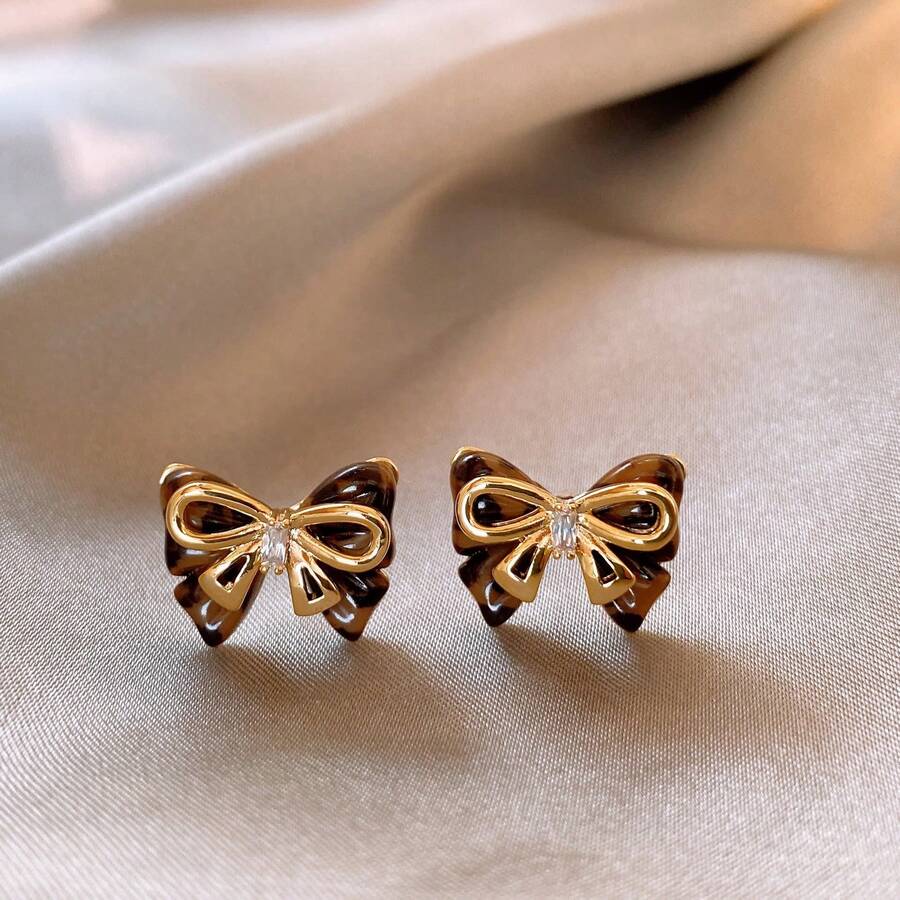一对金色豹纹锆石蝴蝶结耳钉，精致别致的女士耳环 - 金色 - 查看 1