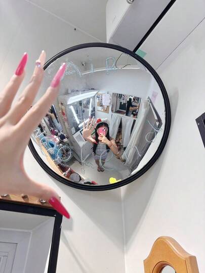 1pc Corner Decorative Round Wall Mirror - Full Length Horizontal Wall Mirror, Plastic Frame, No Power Needed | Decorative Home Accessory, Portable Mirror, Suitable For Living Room, Bedroom, Hallway, Bathroom Wall Decor, Selfie, Trying On Clothes, Room Decor.