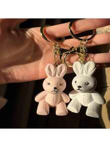 2个可爱小熊和小兔子树脂钥匙扣吊坠，送给朋友、女朋友、情侣的礼物，适合情人节、派对、生日等场合。 - 2pcs - 查看 10