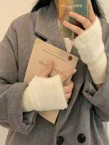 1piar Fashionable Minimalist Women's Fingerless Gloves Premium Soft Knit Fabric Plush Lined White Color Half-Finger Warm Winter Gloves Solid-Color Versatile Student-Friendly Lightweight 20g Cozy Stretchable Suitable For Home Daily Commute Travel Outdoor Business Trips Parties Gatherings Gifting Perfect Gift For Juniors Couples Spouses Colleagues Friends Elders Kids Classmates Teachers Limited To 1PC Per Customer Great For Keeping Hands Warm Ensuring Finger Dexterity And Adding Timeless Style To Winter Outfits - 白色 - 查看 7