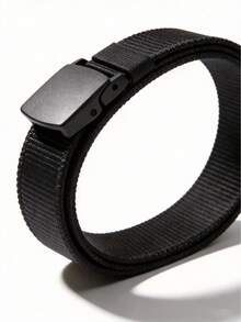 这款男士战术编织腰带采用帆布/尼龙材质，为您的装扮增添一丝精致感。适合正式和休闲场合，配有可调节扣环。是馈赠男士的理想之选，也是户外活动的完美伴侣。 - 黑色 - 查看 4