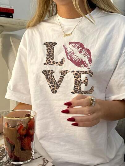 Women's Vintage-Inspired "LoVe" Graphic Tee - Casual Round Neck, Leopard Print With Kiss Detail, 100% Polyester, Machine Washable - Perfect For Summer, Everyday Fashion|Playful Design|Stylish Details