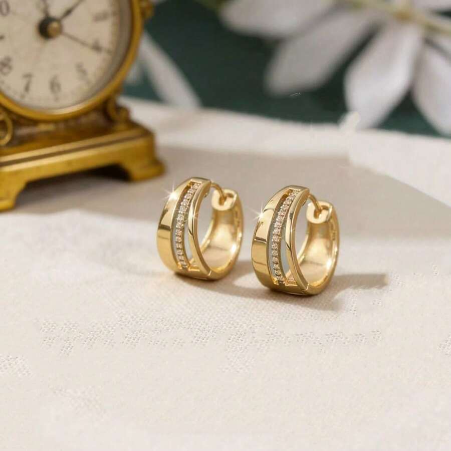 1 Pair Classic Elegant Gold-Tone Women's Earrings, Inlaid With Lustrous Cubic Zirconia, Versatile For Daily Wear, Holiday And Birthday Gift - Gold - View 1