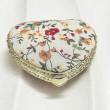 One Portable Heart-Shaped Folding Makeup Mirror With A Cute Fabric Cover And Printed Pattern - A Double-Sided Makeup Mirror, Perfect For Home And Travel. An Ideal Gift For Women, Girls, Mothers, Friends, And Wives. Small Mirror, Pocket-Sized Vanity Mirror. Suitable For Living Room, Home, Bedroom, Bathroom, Home Decor, Travel, Weddings, Parties, Birthdays, Men's Gifts, Moms, Dads, Best Friends, Teachers, New Year's Gifts, Accessories, Funny Gifts, Cosmetics, Inexpensive, Room Decor, Dressing Table, Travel, Bedroom, Makeup Accessories, Mirror, Vanity Mirror, Mini Mirror, Small Mirror, Handheld Mirror, Cheap, Christmas Stocking Gift, Cosmetics, Makeup Tools, Inexpensive Items, Gifts, Women's Gifts, Christmas Gifts.,Cheap,Valentine's Day,Cheap Items,Travel,Travel Essential,Room Decor,Valentine's Gift,Cheap Stuff,Room,1 Dollar Items,Vacation Essentials,Gifts For Women,Bedroom,Valentine,99 Cent - trắng - Xem 1