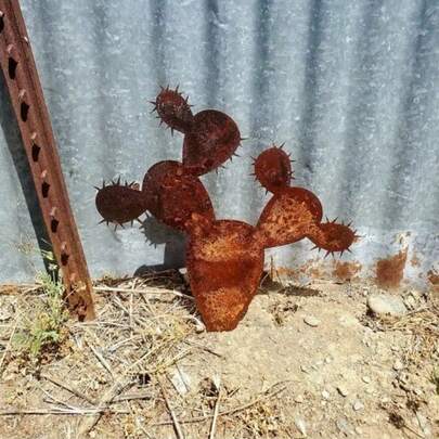 1 Piece Of Rusty Colored Iron Cactus Ground Inserted With Rusty Colored Iron Garden Decoration, Courtyard Flowerpot, Grassland, This Decorative Ground