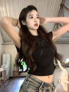 Áo thun nữ tay ngắn cổ tròn ôm sát, thêu họa tiết - màu đen - Xem 4