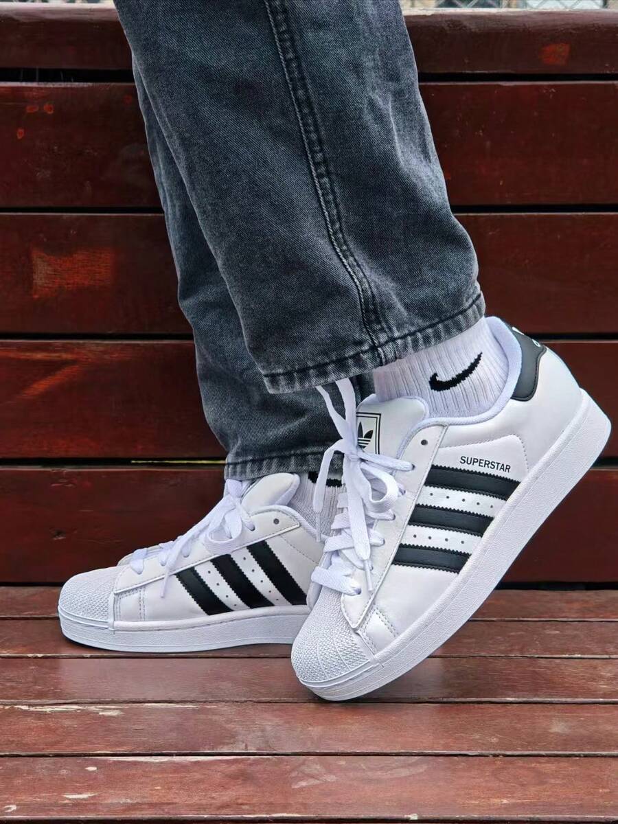 Adidas Originals Superstar 2 Comfortable, Simple, Thin-Soled, Durable, Low-Top Sneakers, Unisex - White Black - View 1