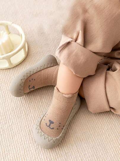 1 par de zapatos de bebé y niño pequeño diseño de oso beige, primeros pasos, antideslizantes, suela blanda, calcetines de silicona, transpirables, tejido, para interior y exterior