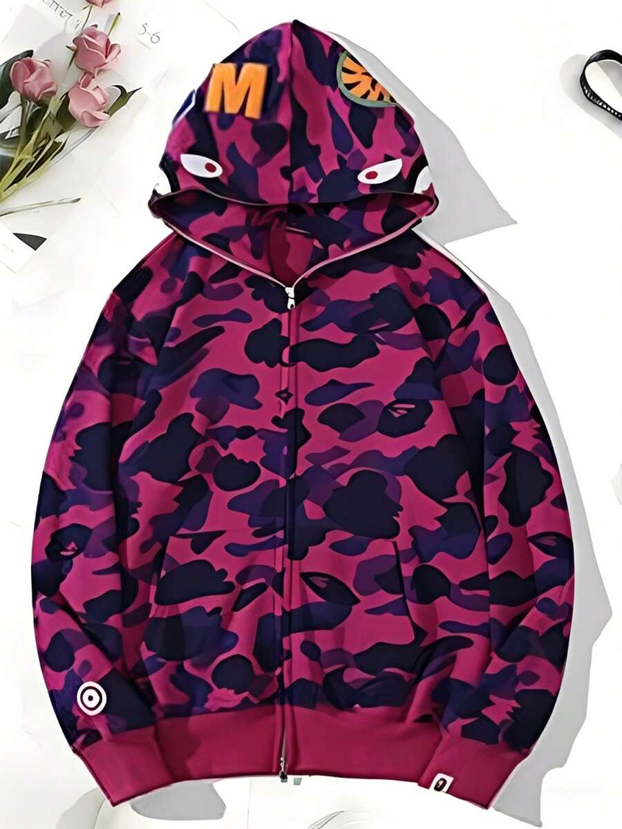 Sudadera con Capucha Unisex Estilo Streetwear | Estampado Camuflaje Detallado con Bordado de Tiburón | Cremallera Completa, Tejido Suave y Cálido | Buzo Ideal para Looks de Pareja, Moda Casual y Uso Diario - Morado - Ver 1