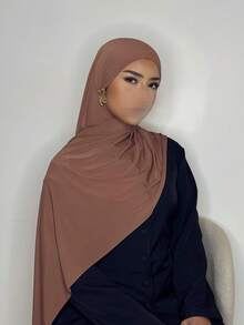 1条女士简约经典纯色优雅休闲流苏围巾，优质针织粘胶面料，长款头巾式头巾，适合日常生活、外出和聚会。 - 紅棕色 - 查看 3