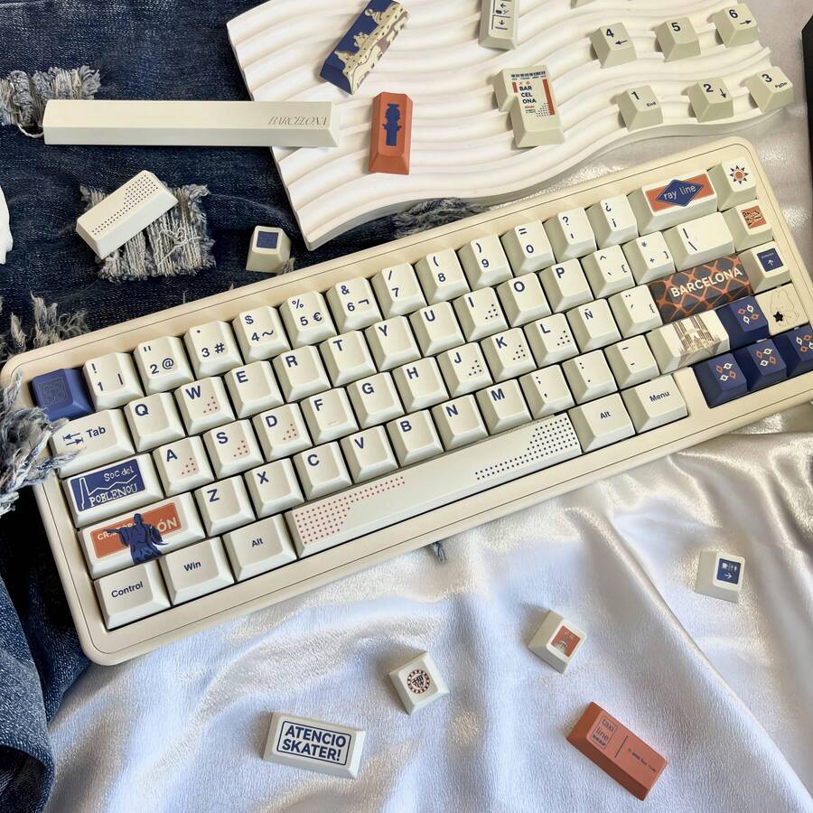 Barcelona Keycap Set, Spanish Themed Keycaps, Original Height 5-Side Dye-Subbed Spanish Keycaps - Barcelona-themed Keycaps - View 1