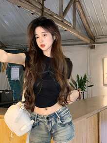 Áo thun nữ tay ngắn cổ tròn ôm sát, thêu họa tiết - màu đen - Xem 3