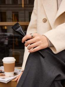 Lancôme 黑色粉底刷，平头刷，轻薄上妆，持久妆效，打造无瑕妆容 - 黑色 - 查看 7