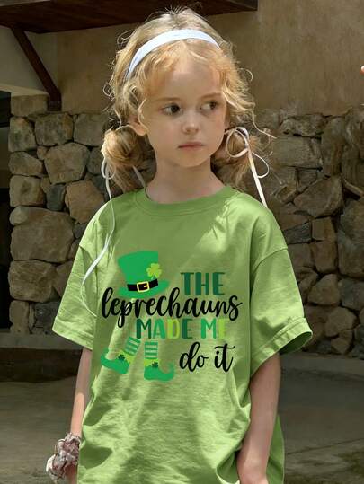 Esta camiseta de manga corta para niñas del Día de San Patricio presenta un diseño de estampado único y un cuello redondo suave, y es una camiseta ligera de color verde claro de estilo casual
