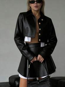 女士优雅撞色外套搭配阔腿短裤，是春夏穿着的理想之选，采用仿PU面料制成。黑色 - 黑色 - 查看 4