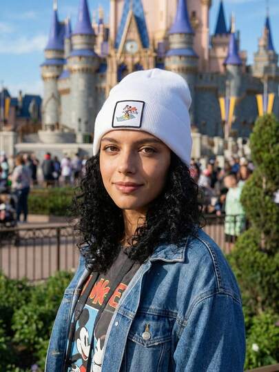 Disney 1pc Official Licensed Mickey Mouse Label Knit Beanie Hat, Warm And Windproof, Suitable For Autumn/Winter, Ideal For Everyday Outdoor Activities, Elastic And Lightweight, Women's Style